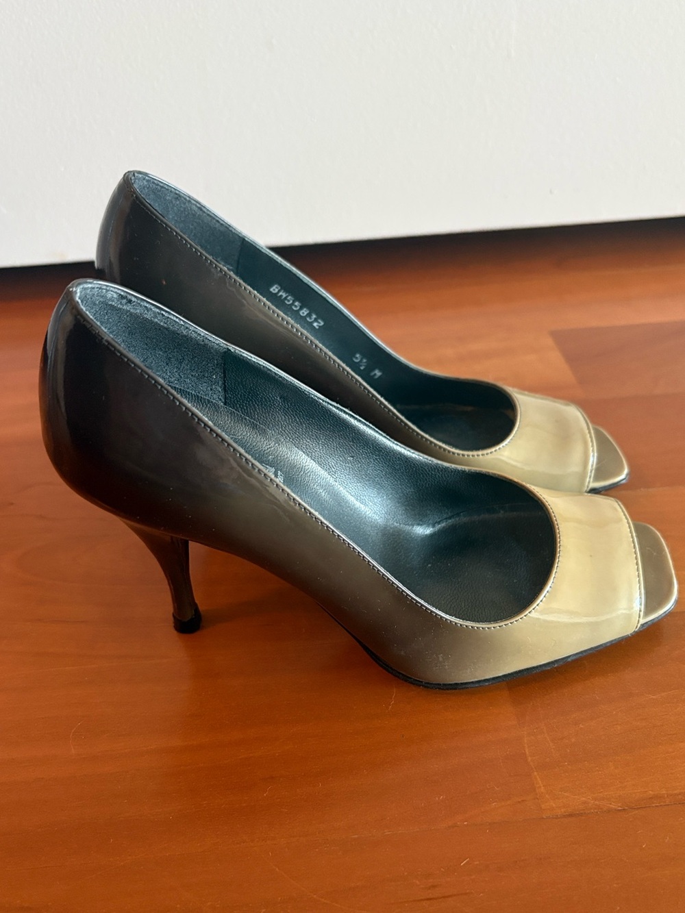 Vintage Stuart Weitzman x Neiman Marcus Gray Ombre Peep Toe Pumps Heels 5.5